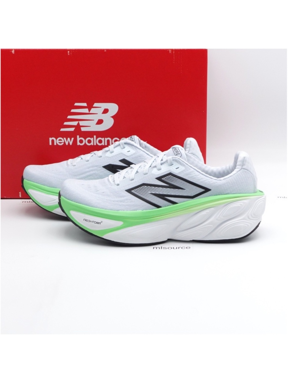 NEW New Balance Fresh Foam X More v5 Sneakers